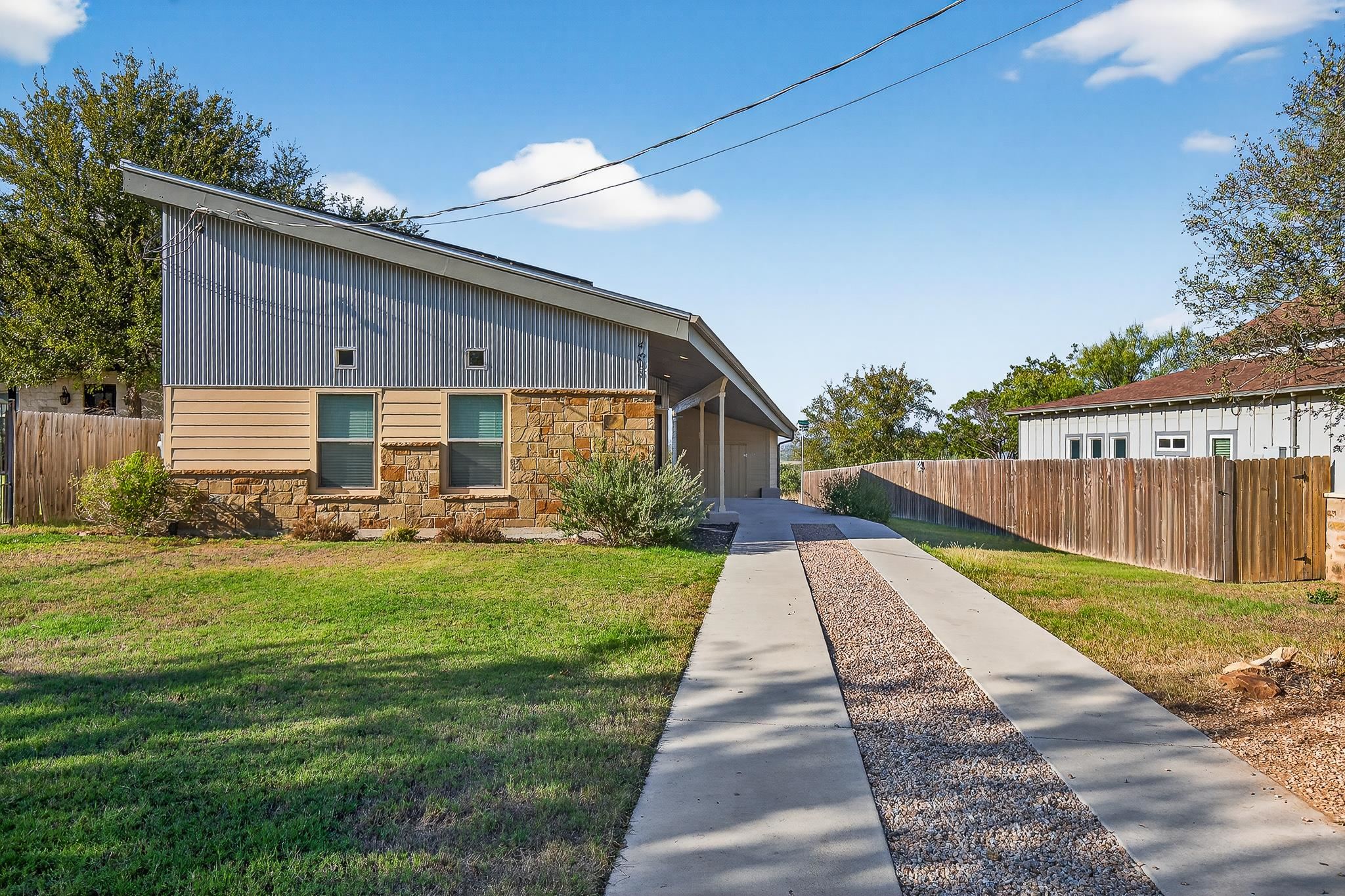 4305 Oak Park Cottonwood Shores TX 78657