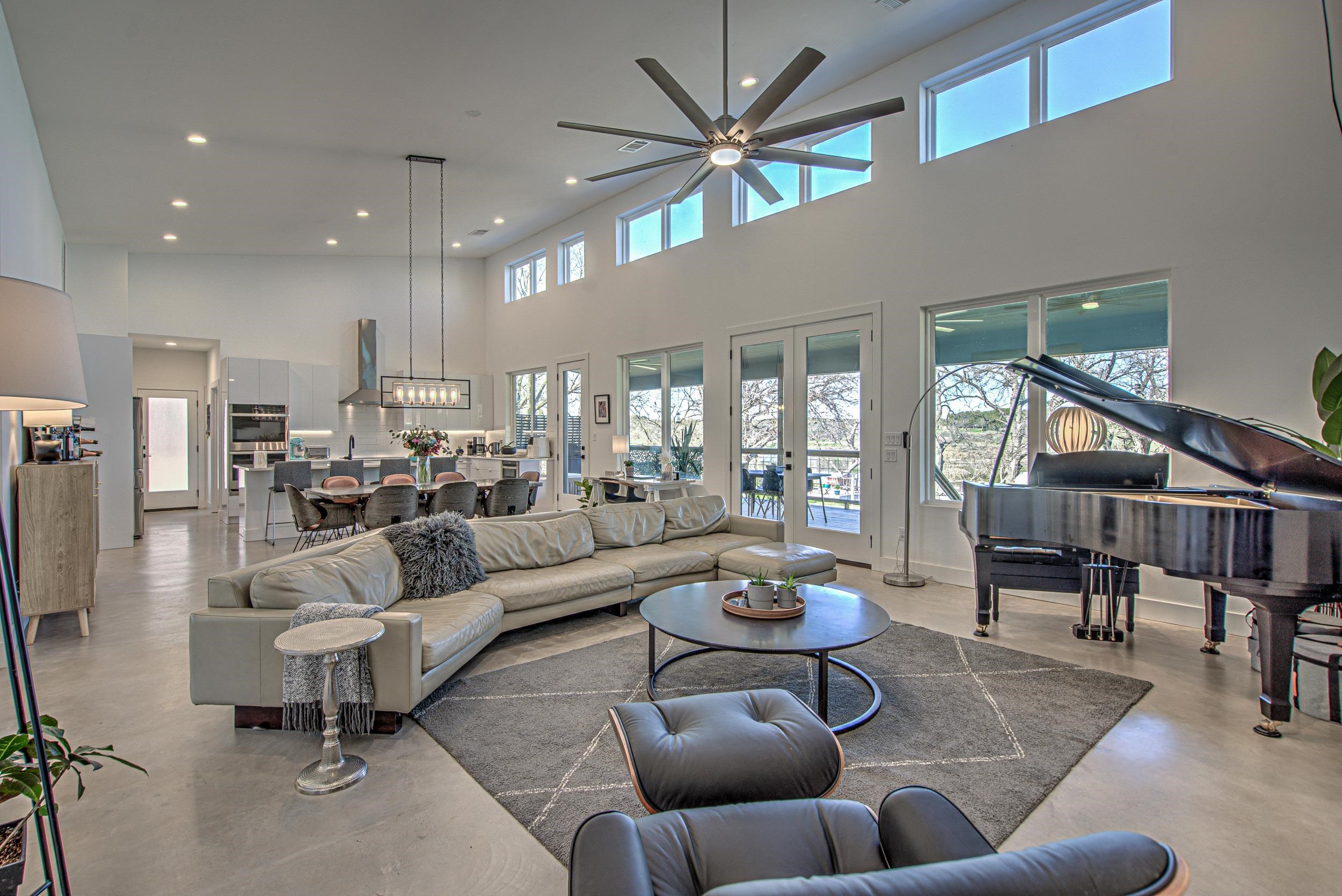3819 Lakeview Drive Cottonwood Shores TX 78657