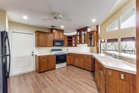 106 Redbud Drive Spicewood TX 78669