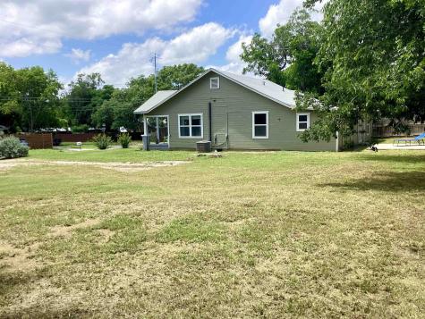 409 N Vandeveer Street Burnet TX 78611