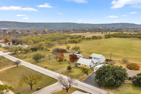 1426 Elkhorn Drive Kingsland TX 78639
