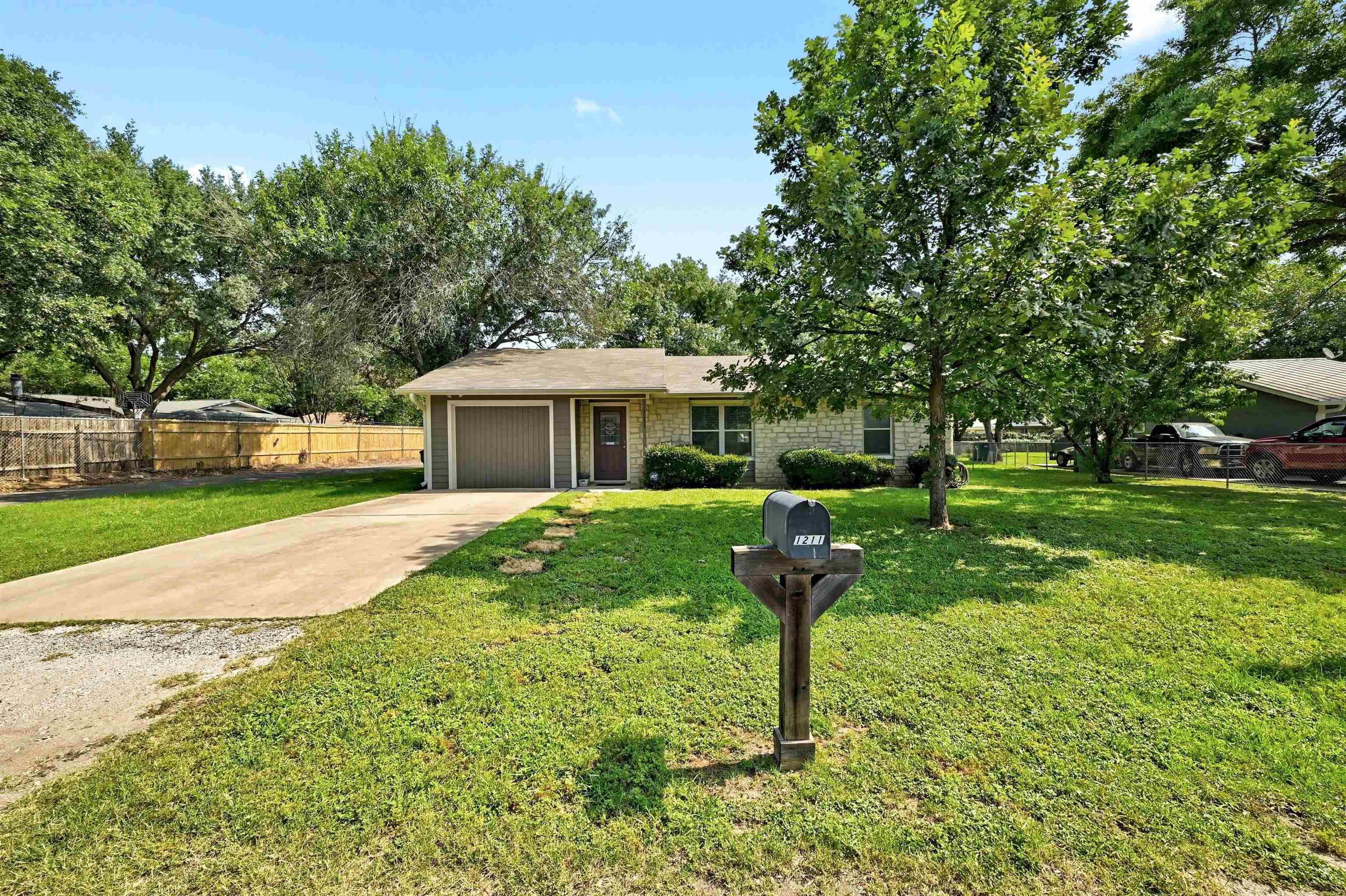 1211 Hackberry Drive Marble Falls TX 78654
