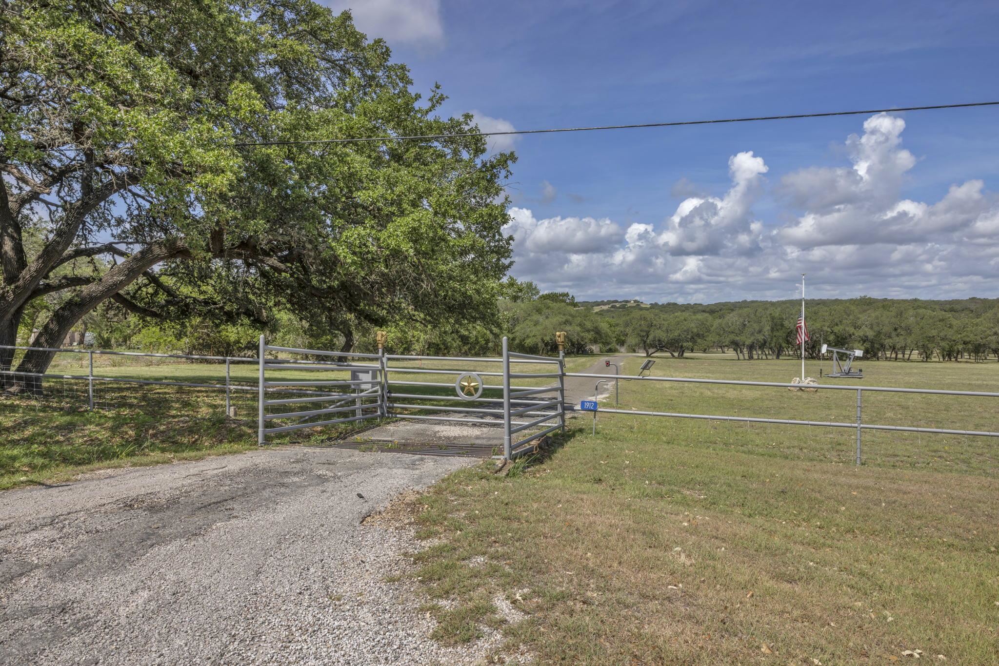 1912 Us-281 S Highway Johnson City TX 78636