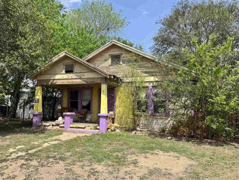 205 S Chestnut Street Lampasas TX 76550