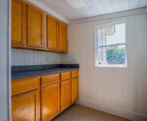 103 N Avenue Q Johnson City TX 78636
