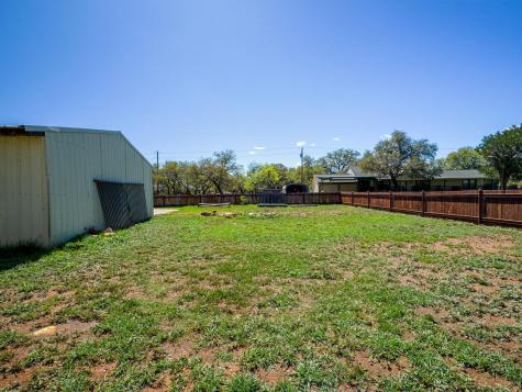103 N Avenue Q Johnson City TX 78636