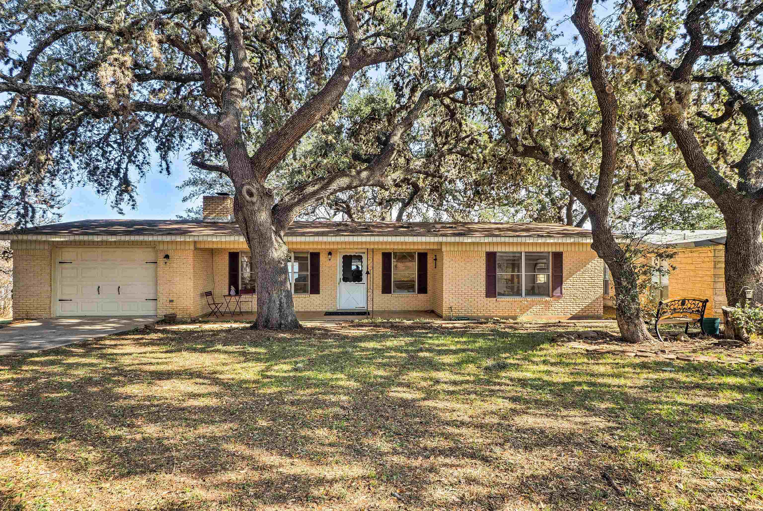 210 Lake Loop Tow TX 78672