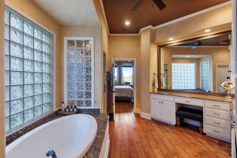 1015 Mountain Leather Horseshoe Bay TX 78657