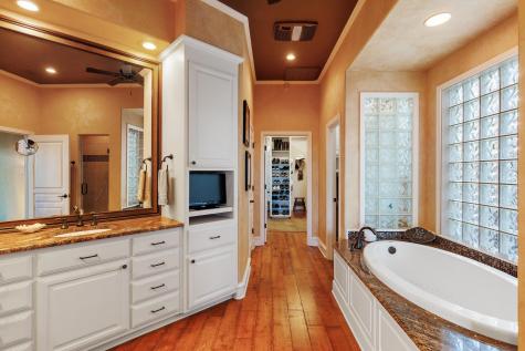 1015 Mountain Leather Horseshoe Bay TX 78657
