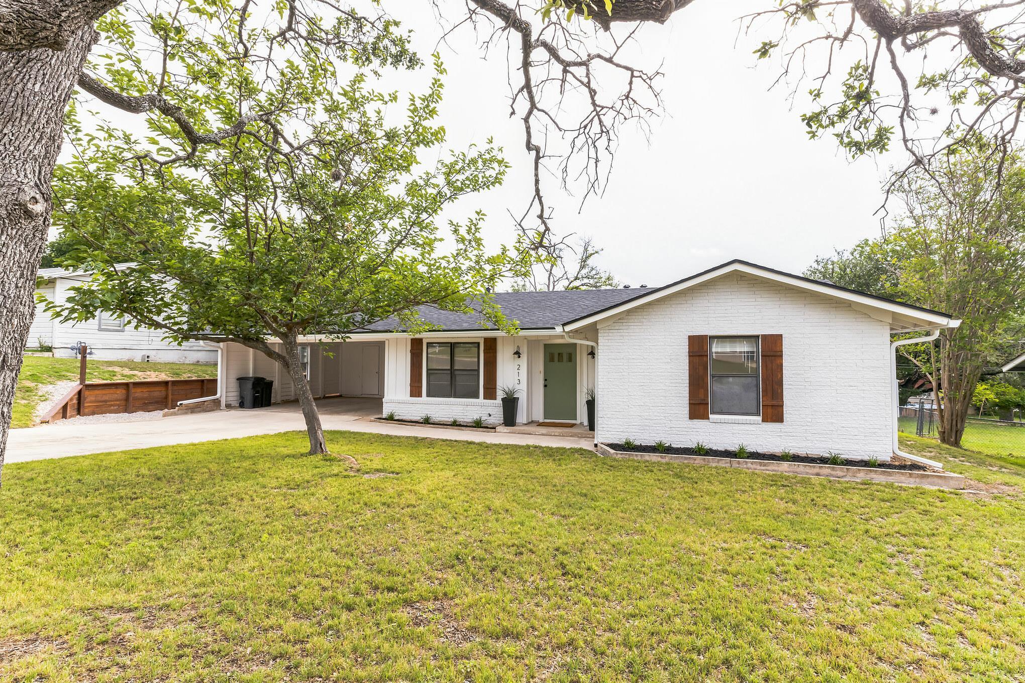 213 S Rice Street Lampasas TX 76550