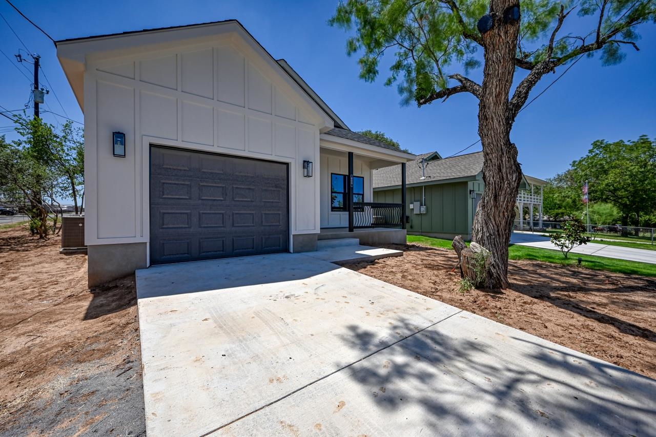600 Fir Lane Cottonwood Shores TX 78657