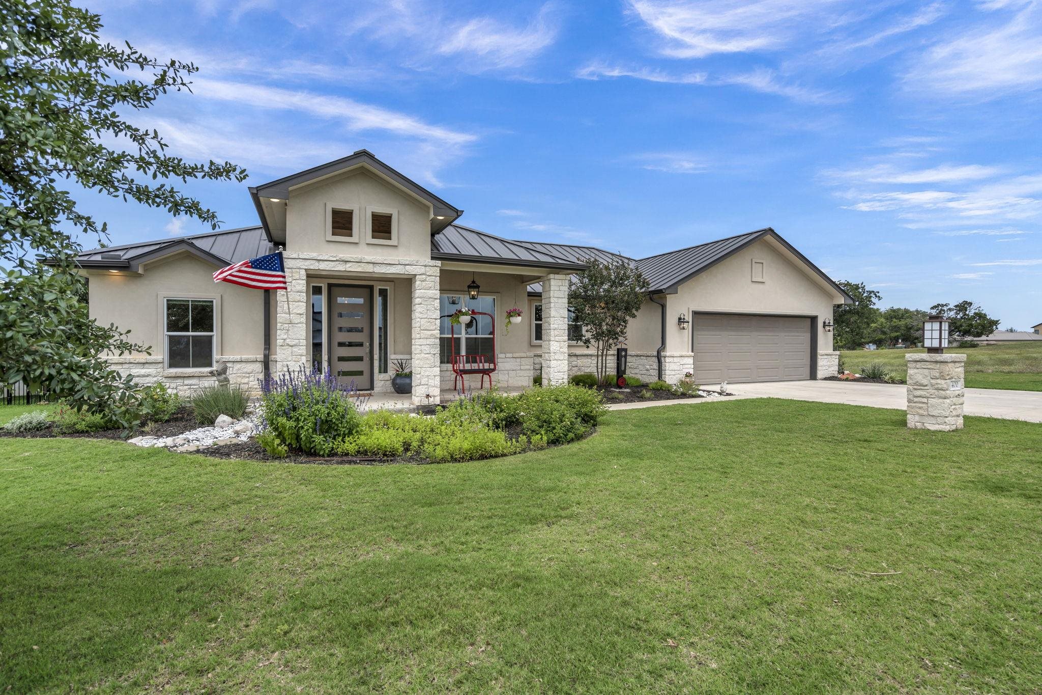 400 Broken Hills Horseshoe Bay TX 78657
