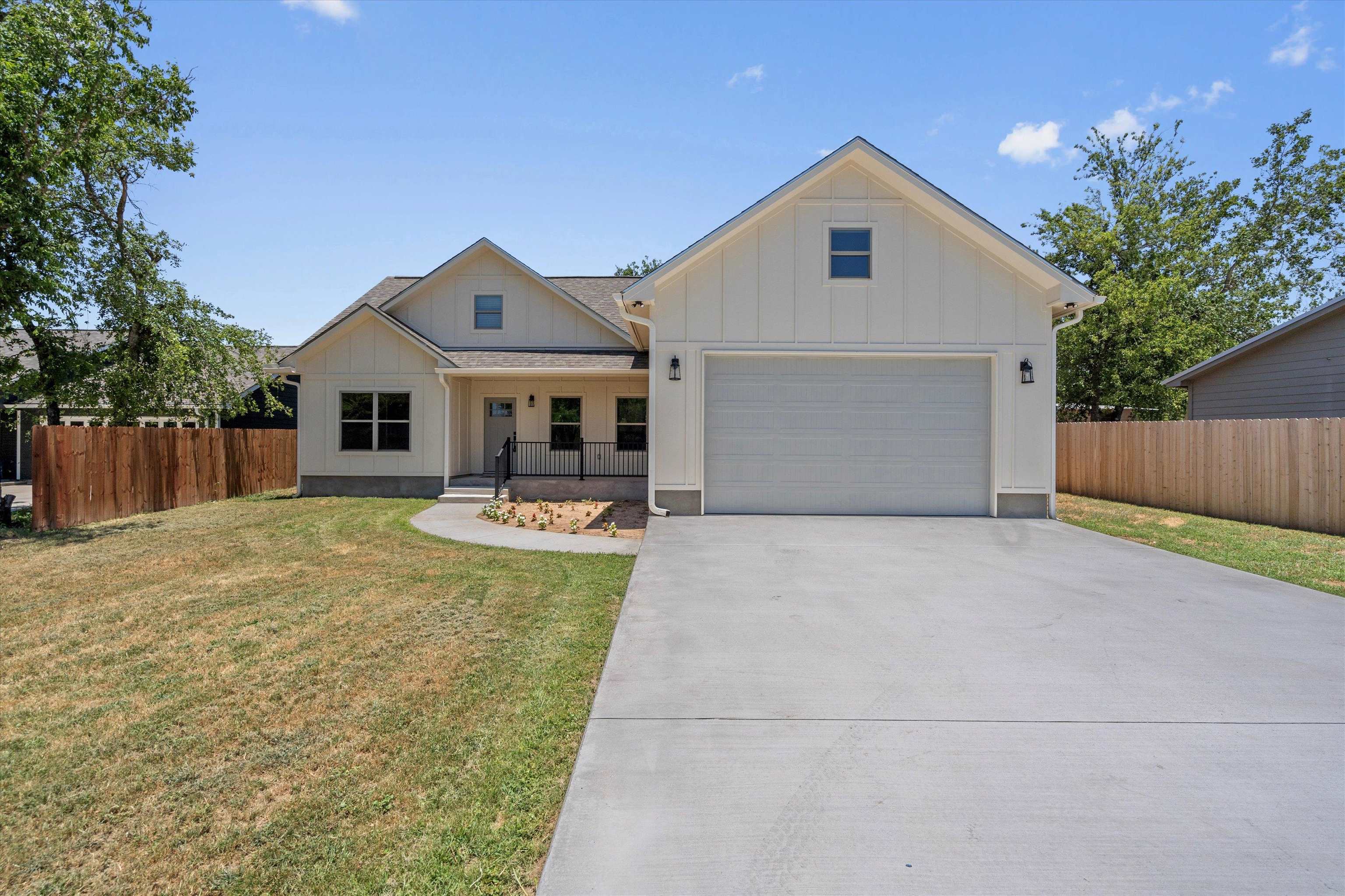 6279 River Oaks Drive Kingsland TX 78639