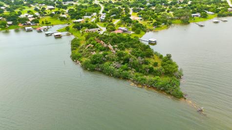 1412 Parkway Tow TX 78672