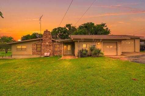 1412 Parkway Tow TX 78672