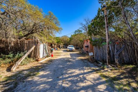 135 Rooster Ridge Kerrville TX 78028