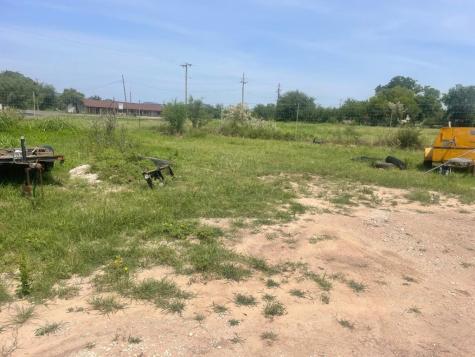 610 Matt Street Camp Wood TX 78833