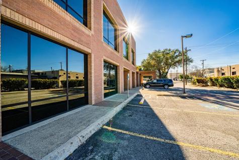820 Main Street Kerrville TX 78028