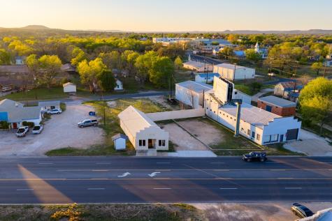 416 Highway 27 Comfort TX 78013