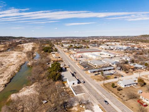 2523 Memorial Boulevard Kerrville TX 78028