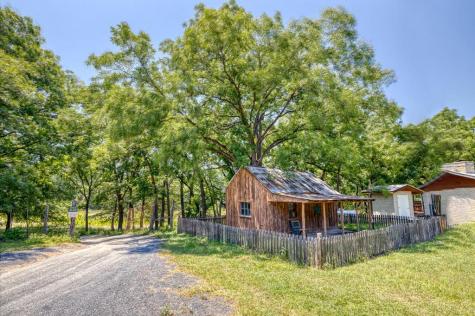 170 Johnny Seibert Lane Leakey TX 78873