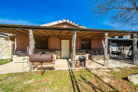 204 S Sweeten Street Rocksprings TX 78880