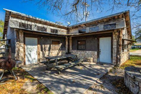 204 S Sweeten Street Rocksprings TX 78880