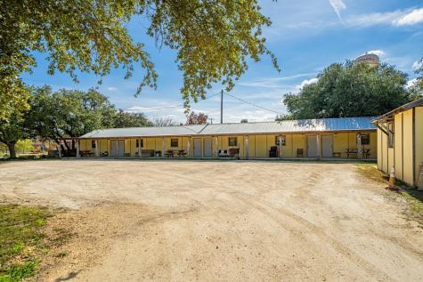 204 S Sweeten Street Rocksprings TX 78880