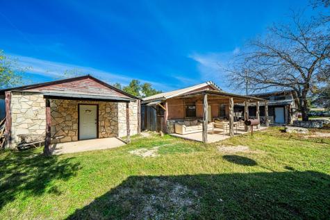204 S Sweeten Street Rocksprings TX 78880