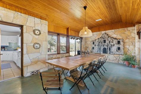 5322 State Highway 16 Bandera TX 78003