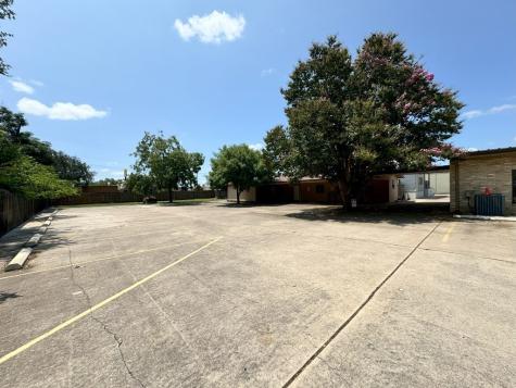 521-601 Clay Street Kerrville TX 78028