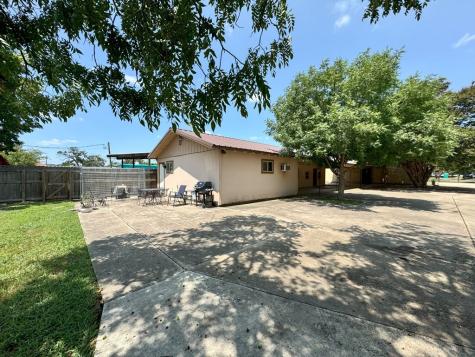 521-601 Clay Street Kerrville TX 78028