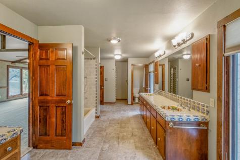 668 Elm Pass Road Center Point TX 78010