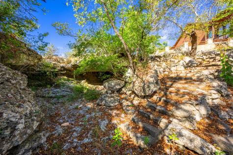 131 Bootlegger Lane Kerrville TX 78028