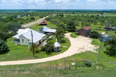 4515 Stapper Road Saint Hedwig TX 78152