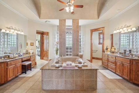 2121 Landmark Lane Kerrville TX 78028