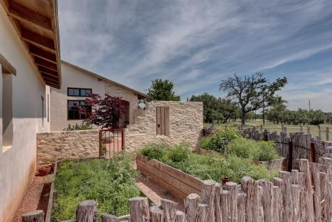 2178 Ranch Road 783 Harper TX 78631