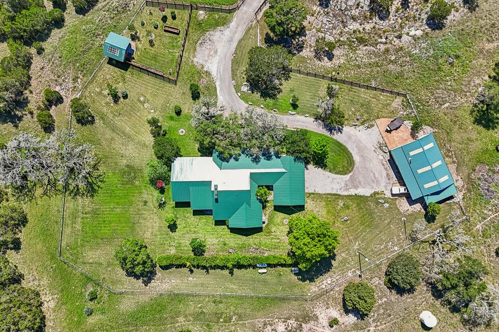 722 Lacey Oak Parkway Kerrville TX 78028