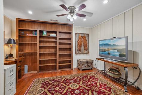 722 Lacey Oak Parkway Kerrville TX 78028