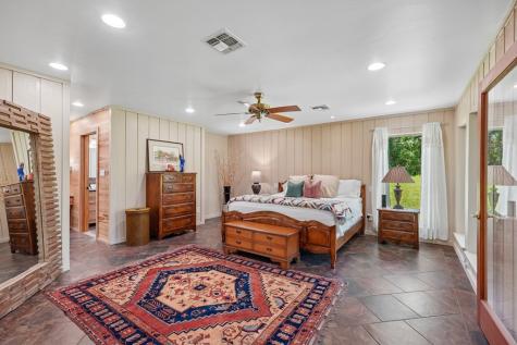 722 Lacey Oak Parkway Kerrville TX 78028