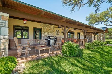 722 Lacey Oak Parkway Kerrville TX 78028