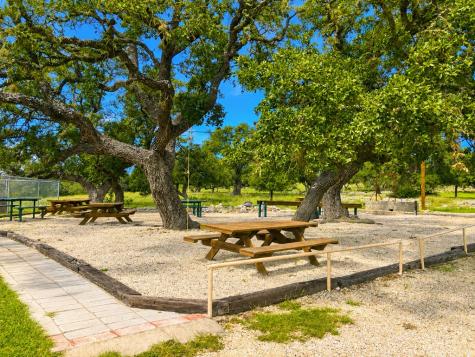 722 Lacey Oak Parkway Kerrville TX 78028