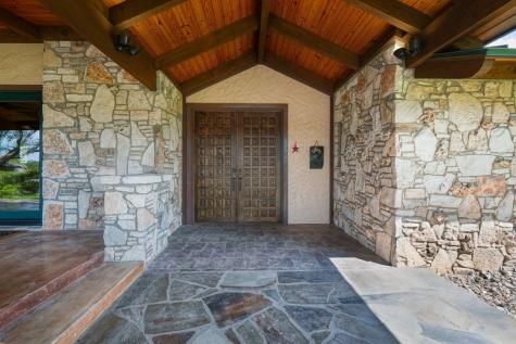 722 Lacey Oak Parkway Kerrville TX 78028