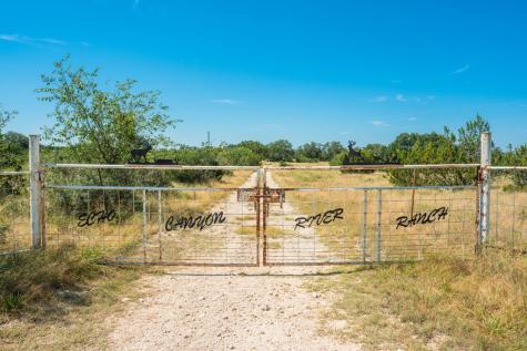 1075 Pr 3523 Roosevelt TX 76874