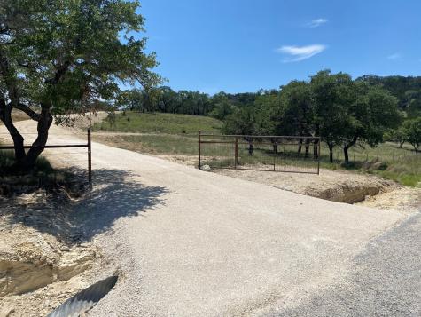 208 Saddle Wood Trail Comfort TX 78013
