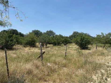 147 County Road 393 Camp Wood TX 78833