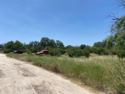 147 County Road 393 Camp Wood TX 78833