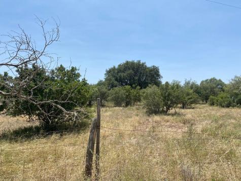 147 County Road 393 Camp Wood TX 78833