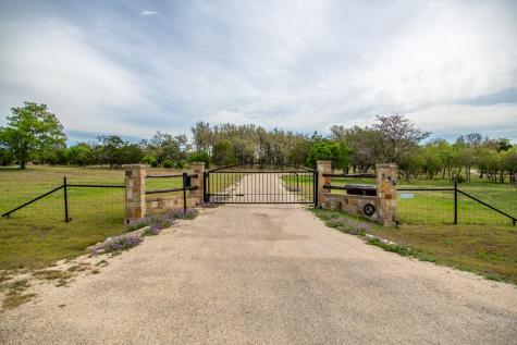 395 Bluff Creek Road Center Point TX 78010