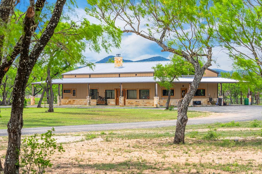 1065 B And R Ranch Utopia TX 78884